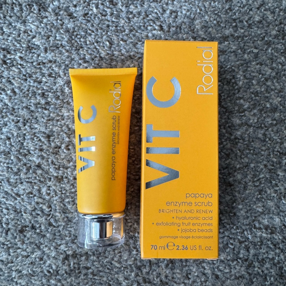NEW! Rodial VIT C Papaya enzyme scrub. Full size 2.36 oz